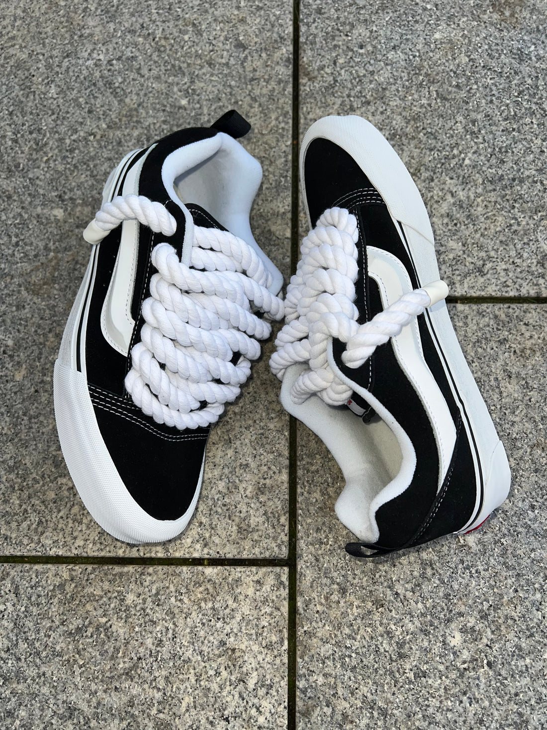 Black Vans knu Skool with X ROPE LACES