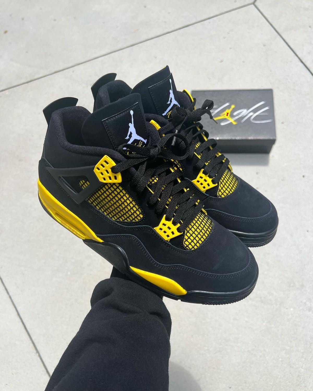 Jordan retro 4s yellow thunder