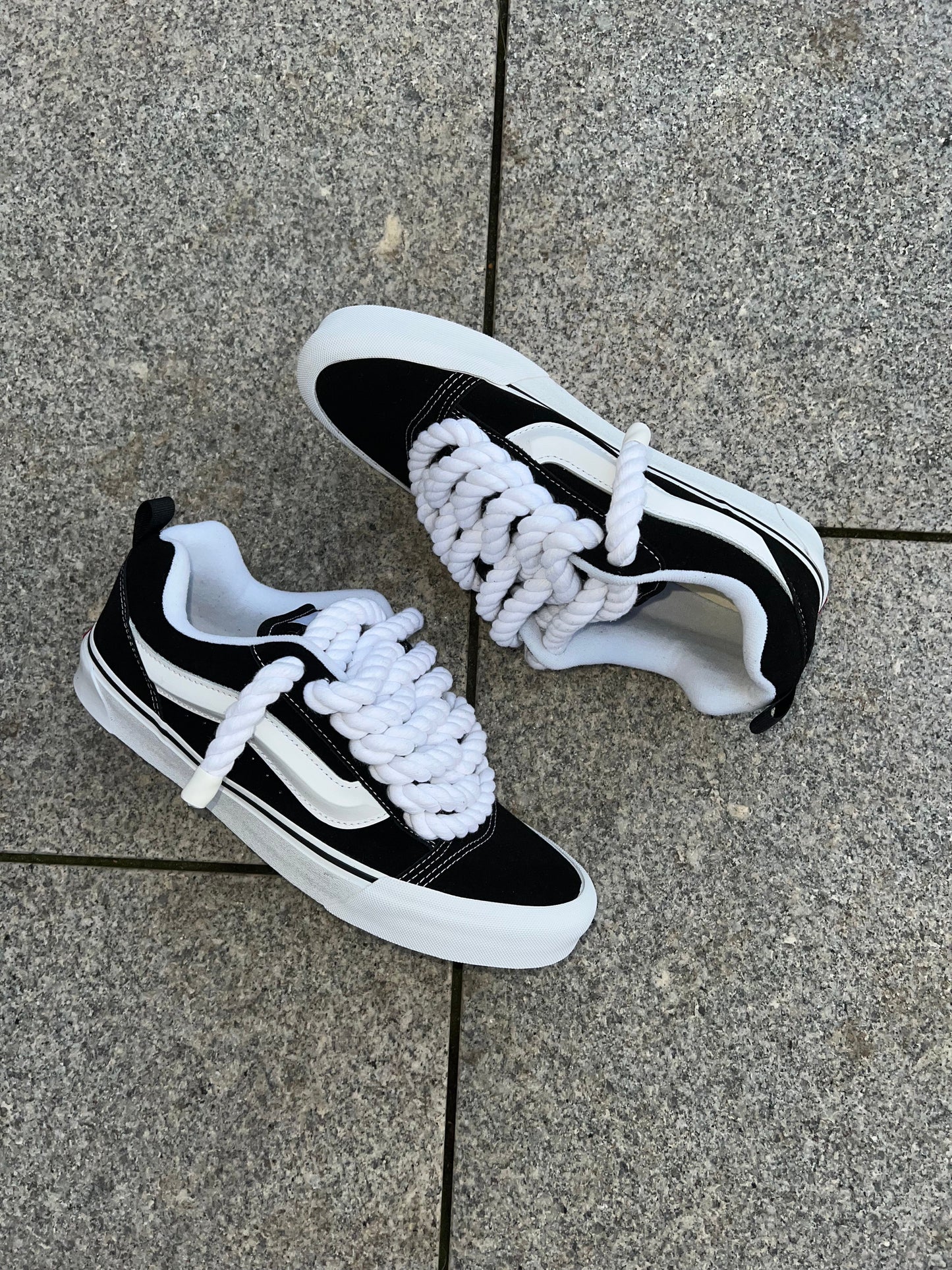 Black Vans knu Skool with X ROPE LACES