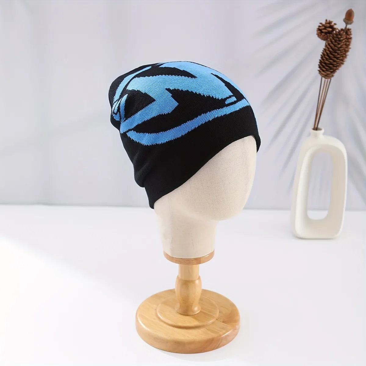 Blue Universal M Letter Pattern Letter Knitted Hat Cold Hat, Cute, Warm, Soft And Comfortable Hat